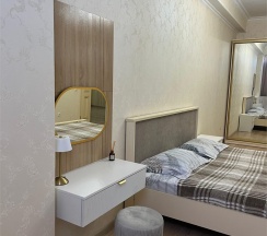 М.Горького 85Б. 1-комн.кв., 4-этаж, 95 в АнтиОтель