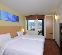 Двухместный номер Standard с балконом 2 отдельные кровати в ibis Phuket Kata