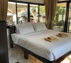 Двухместный номер Standard с балконом двуспальная кровать в Family Huts