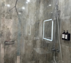 Двухуровневый ПОЛУЛЮКС с зоной отдыха на крыше и видом на бассейн в Santorini Family Club