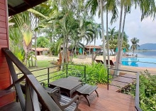 Люкс с видом на озеро в Kaengkrachan Boathouse Paradise Resort