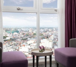 Двухместный клубный номер Privilege двуспальная кровать в Mercure Hai Phong