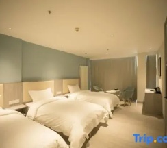 Трёхместный номер Standard в Beijing Saga Hotel