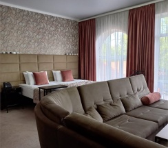 Делюкс с балконом в Пассаж