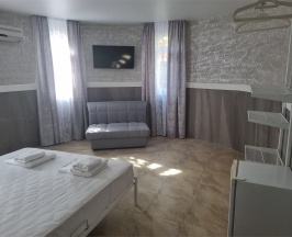 Трехместный номер улучшенный в Море рядом