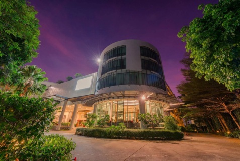 Патонг: Отель Deevana Plaza Phuket