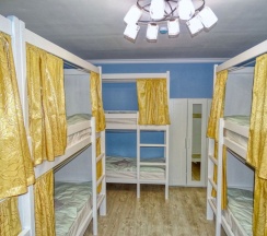 Кровать в общем номере в Family and friends