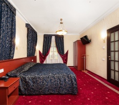 Двухкомнатный люкс «Президент» с сауной в Old Estate Hotel&SPA