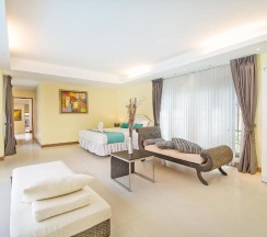 Вилла с 5 комнатами в Tropicana Pool Villa