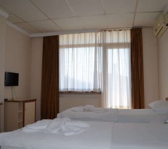 Трёхместный номер Standard с балконом в Ayvalik Palas Hotel
