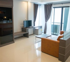 Трёхместный номер Deluxe в Picnic Hotel Bangkok
