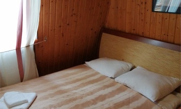 Бюджетный двухместный номер с двуспальной кроватью в Трактир у дороги