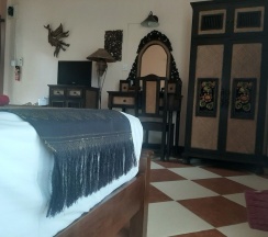 Двухместный номер Deluxe с балконом двуспальная кровать в Guesthouse Liam's Suan Dok Mai