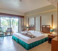 Двухместный номер Superior с балконом двуспальная кровать в Karon Princess Hotel