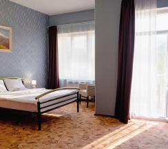 Комфорт с балконом в Утомленные Солнцем