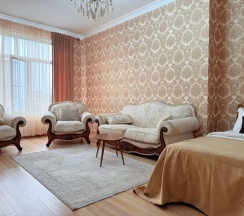 Двушка в частном дворе в Как Дома 05