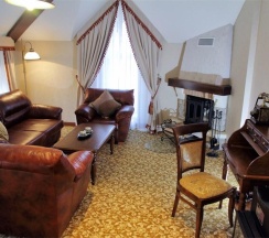 Номер полулюкс с 1 двуспальной кроватью в Барский флигель