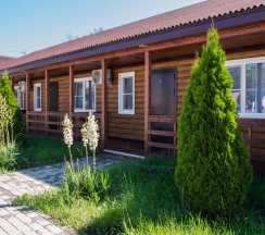 Номер стандарт семейный с 1 двуспальной кроватью и диваном №3 в Мечта