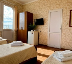 Стандартный 3х-местный номер в Арарат