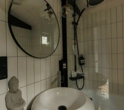 Четырёхместный коттедж с балконом в Дом в заповеднике