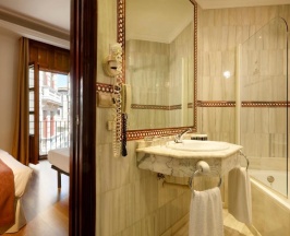 Семейный номер в Hotel Arco Elvira