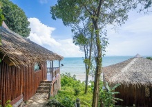 Семейная вилла с балконом и beachfront в Koh Jum Resort