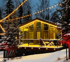 Дом «GOLD» с банным чаном на террасе в Luxe House