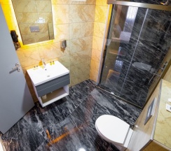 Трёхместный номер Deluxe в Blue Marina Hotel