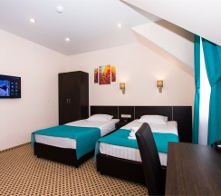 Улучшенный двухместный номер с двумя отдельными кроватями в Brown hotel