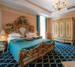 Президентский двухкомнатный люкс с балконом и видом на море в Grand Palace