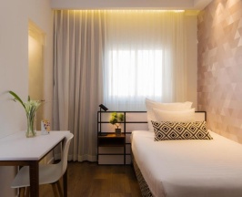 Одноместный номер Small в Prima Tel Aviv Hotel