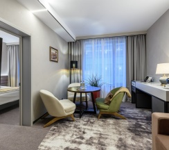 Делюкс двухкомнатный с видом в атриум в Domina Пулково