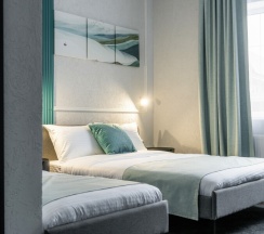 Семейный с 1 двухспальной кроватью и 1 односпальной кроватью в Арт Март