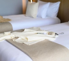 Двухместный номер Deluxe с видом на бассейн 2 отдельные кровати в Отель Wyndham Grand Nai Harn Beach Phuket