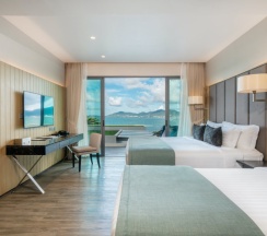 Двухместный номер Family с видом на море двуспальная кровать в My Beach Resort Phuket
