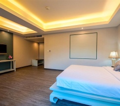 Двухместный полулюкс двуспальная кровать в Duangjitt Resort & Spa