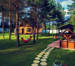 Апартаменты Superior с балконом и с красивым видом из окна в Усадьба Коноваловых