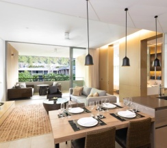 Двухместная Penthouse & Private Pool Grand Azure двуспальная кровать в Twinpalms MontAzure Phuket Resort