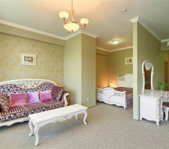 Junior Suite/ Джуниор Сьют (Полулюкс) в Plaza Essentuki