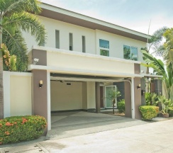 Вилла с 4 комнатами в Tropicana Pool Villa
