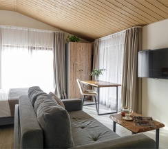 Люкс "Горы", 2-х местный с двуспальным диваном и кухней. в Bergamo