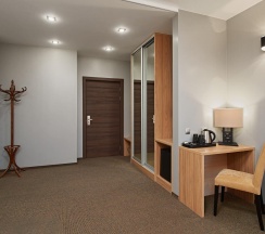 Номер полулюкс в AurA City Hotel