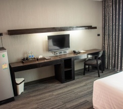 Двухместный номер Deluxe с балконом двуспальная кровать в Chor Cher - The Luxury Green Hotel