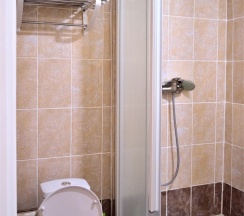 №7. Семейный номер с двуспальной кроватью и видом на горы в Прибой