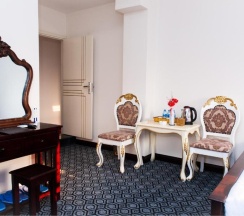 Двухместный номер Standard с видом на озеро двуспальная кровать в Mui Ne Alena Bungalow Hotel