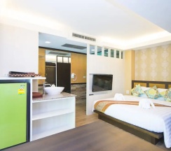 Семейная студия Deluxe в Phi Phi Nice Beach Hotel Hip