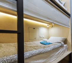Кровать в общем номере (женский номер) в Icon hostel