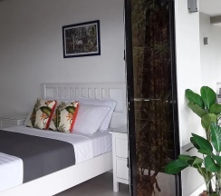 Апартаменты Deluxe c 1 комнатой с балконом в East Horizon Self-Catering