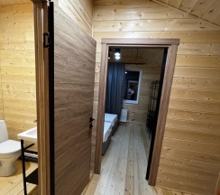 Коттедж с красивым видом из окна в Легенда