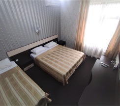 Трёхместный номер в Грант